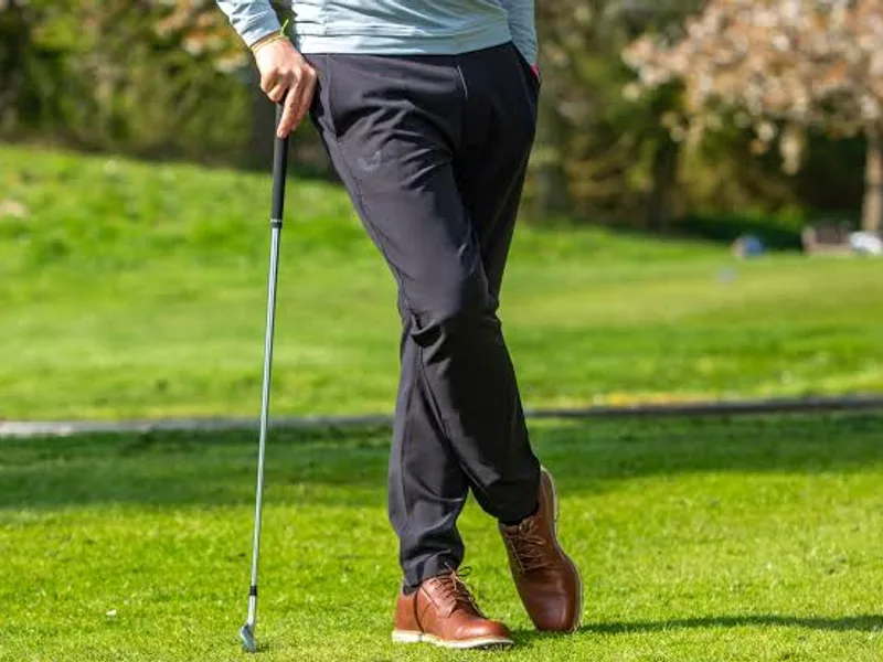 Technical golf trousers