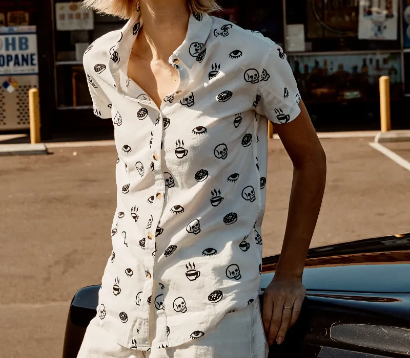Casual button-up shirt with a soft, shorter hem for untucked wear
