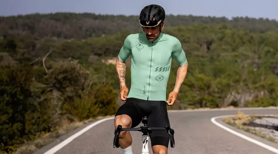 UPF Rated Fabrics for Riders Logging Hours in Harsh Sun