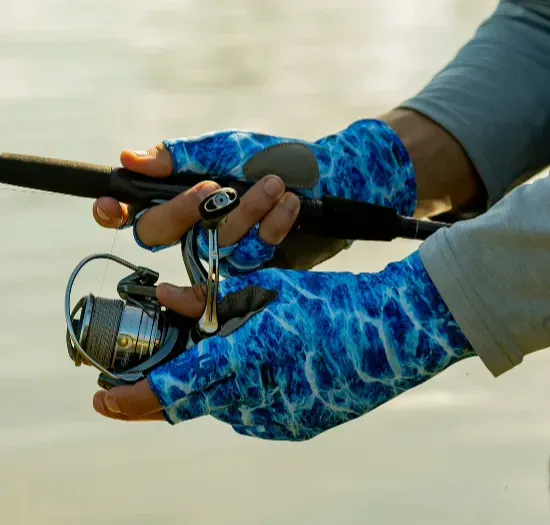 Custom fishing gloves with grip palm and UV hand protection