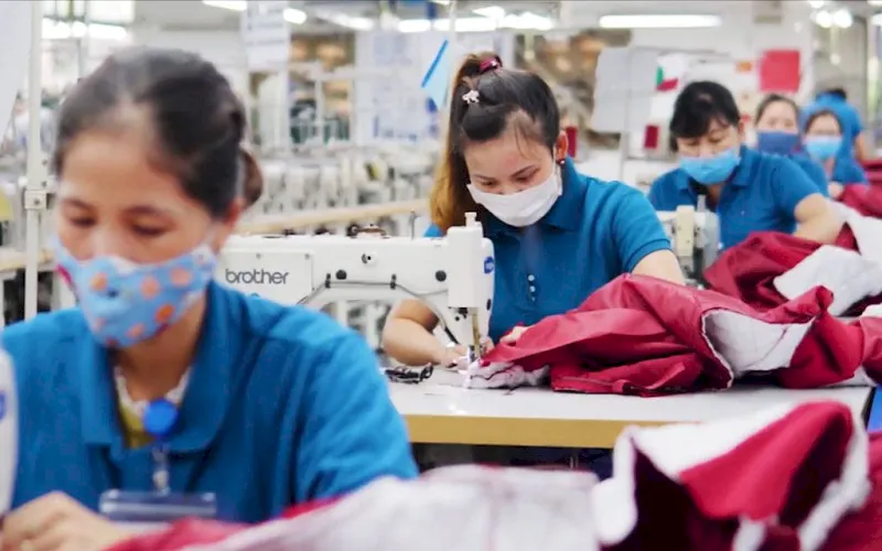 Within 45 days, the client deployed 5,000 custom hoodies globally.